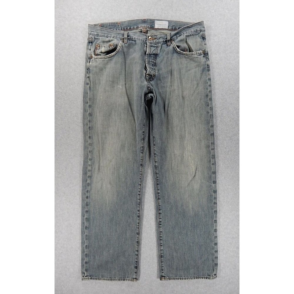 Hugo Boss Button Fly Distressed Straight‎ Leg Jeans (Men's 38x32)